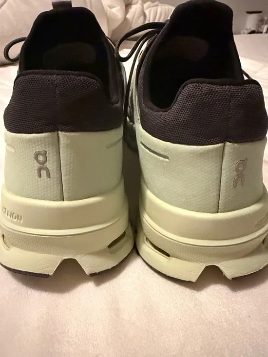 Men’s Athletic Trail Shoes in Sage and Black - Picture 4 of 5